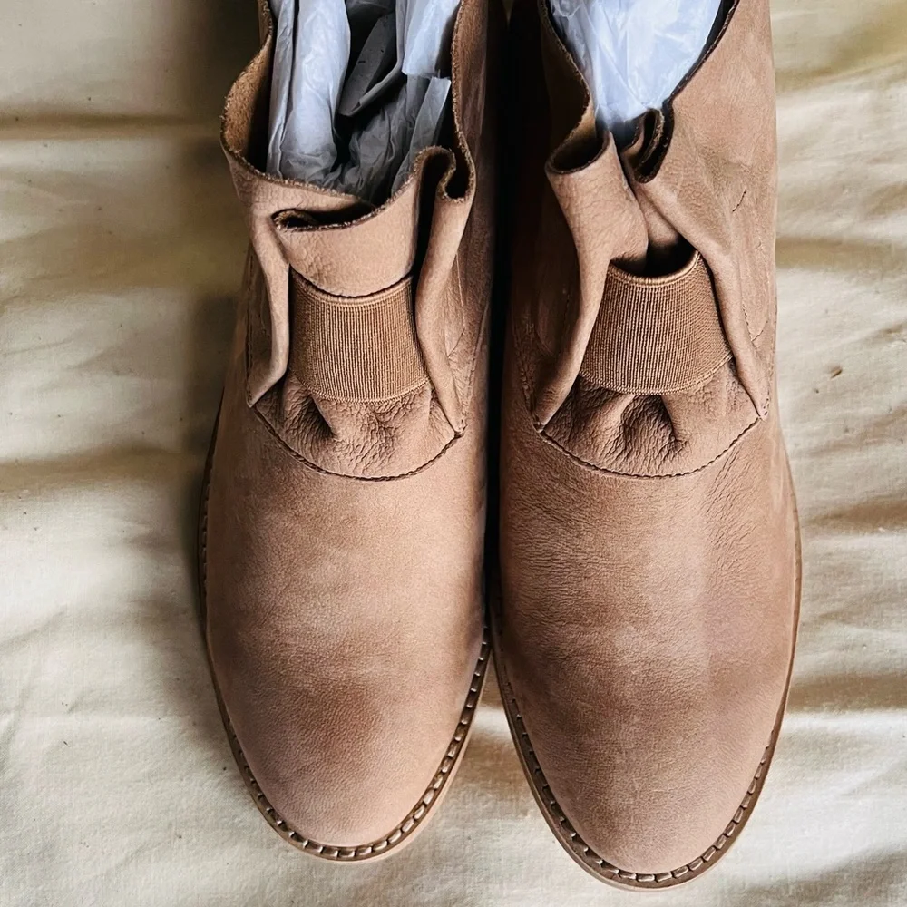Eileen Fisher Soul-Nu bootie in wheat size 7.5 BRAND NEW - Picture 5 of 7